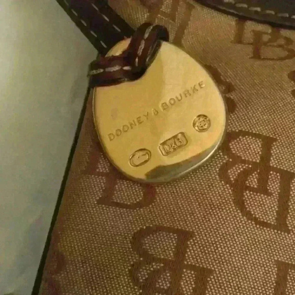 Dooney and Bourke crossbody purse(small)..Vintage - Picture 4 of 15